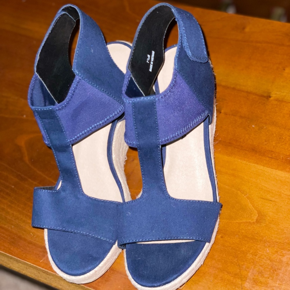 Brand new wedge/ sandal size 7.5